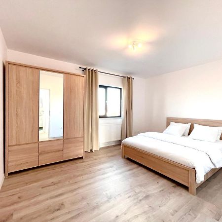 Express Estates Apartment Lisaura ภายนอก รูปภาพ