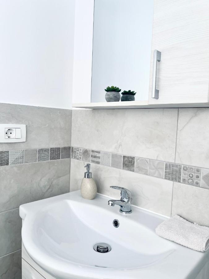 Express Estates Apartment Lisaura ภายนอก รูปภาพ