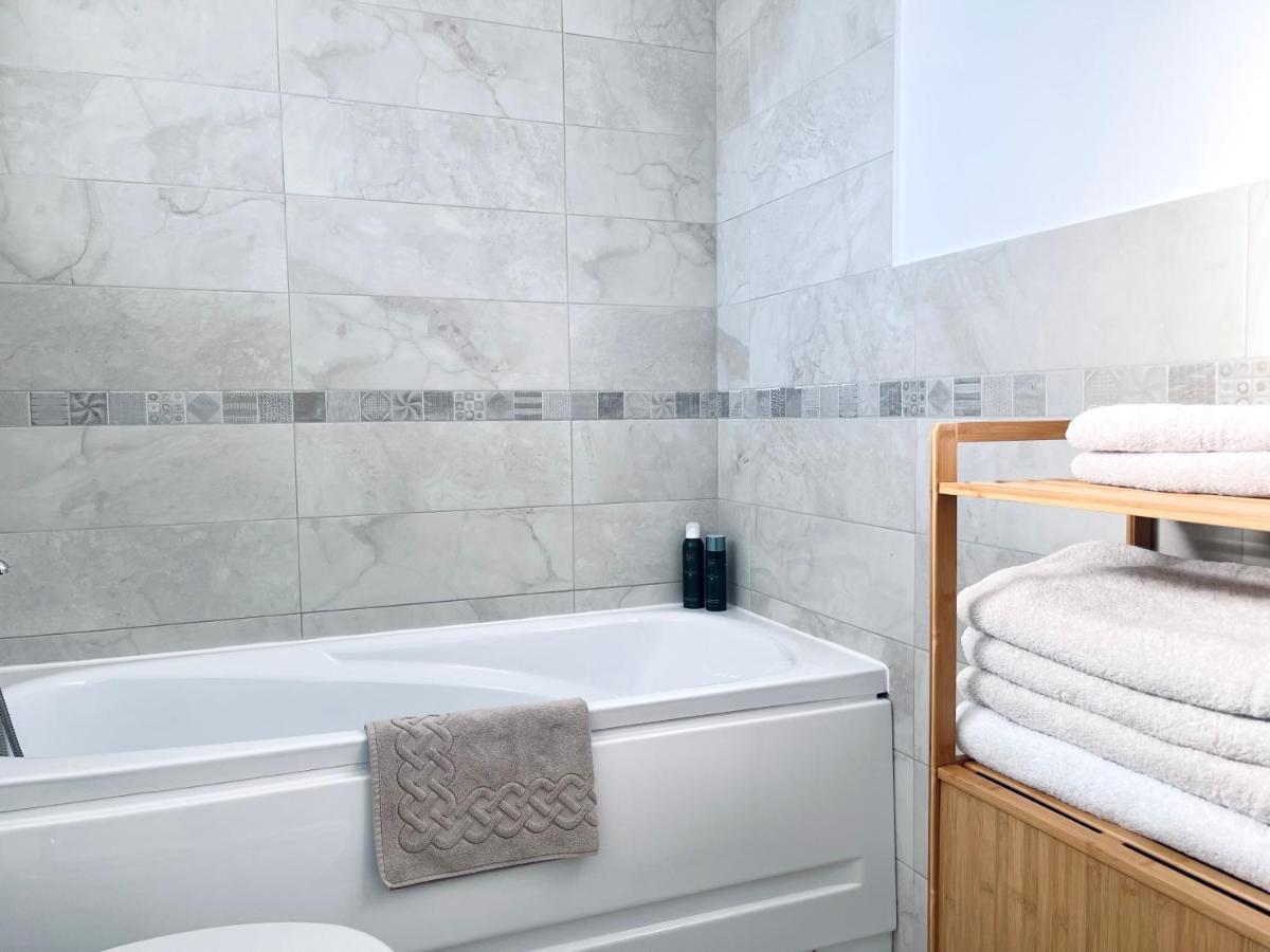 Express Estates Apartment Lisaura ภายนอก รูปภาพ